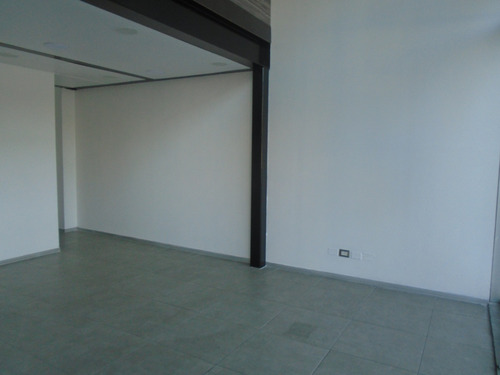 Oportunidad ! Local De 97,57 M2 - Tranqueras- Av Las Condes