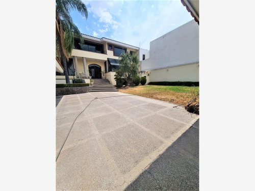 Imagen 4 de 12 de Casa En Venta En Lujoso Residencial Cumbres Del Campestre
