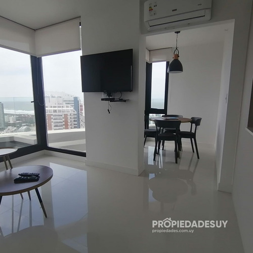 Apartamento En Venta, Piso Alto Con Vista Al Mar - Ref: 740