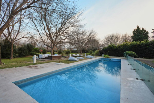 Venta Casa Estilo Racionalista 4 Dormitorios En Ayres De Pilar
