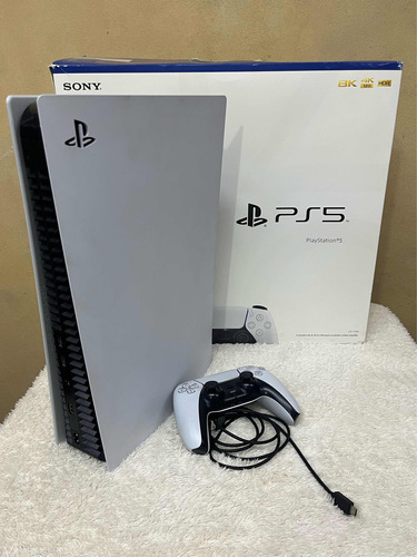 Consola Playstation 5 Standard 825gb