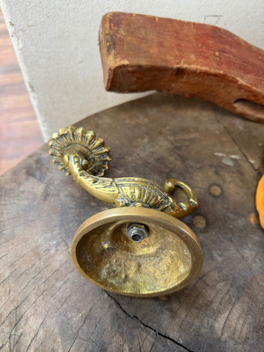 Candelabro Antigo De Bronze Amarelo (Usado)