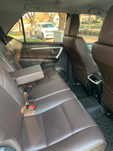 Imagen 7 de 7 de Toyota Sw4 2018 2.8 Srx 177cv 4x4 7as At