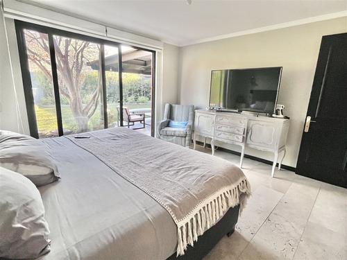 Casa En Venta De 6 Dorm. Condominio Los Trapenses