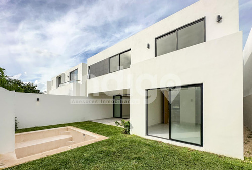 Casa En Venta En Mérida En Privada Parque Natura, Sitpach