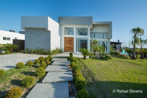 Imagem 1 de 15 de Casa À Venda Em Xangri-lá - Ca00838 - 33491053