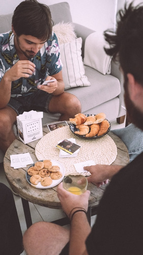 Imagen 6 de 9 de Juego De Mesa Digalo Con Memes Casa Fight Previa Risas