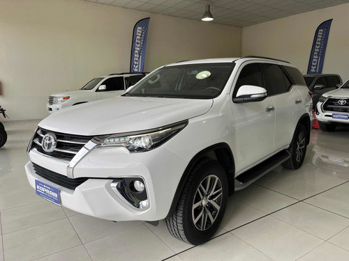 Imagen 10 de 14 de Toyota Sw4 2017 2.8 Srx 177cv 4x4 7as At