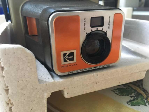 Máquina Fotográfica Antiga Kodak Pleaser Nova. Polaroid