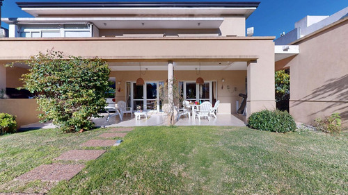 Casa En Venta San Joaquin 3 Dormitorios Con Pileta