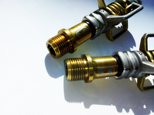 Imagen 4 de 7 de Pedales Crank Brothers Titanio - Gold 260v