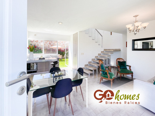 Imagen 2 de 14 de Casa Con Estilo Minimalista, Zona Dorada.