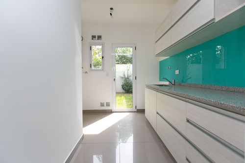 Venta Duplex Casa C/ Patio Cochera - Permuta