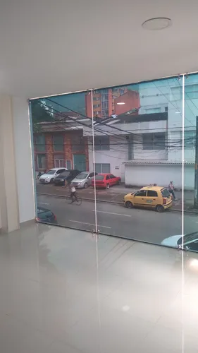 Oficina En Arriendo En Versalles. Cod A10077
