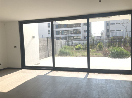 Townhouse En Venta De 4 Dorm. En Las Condes