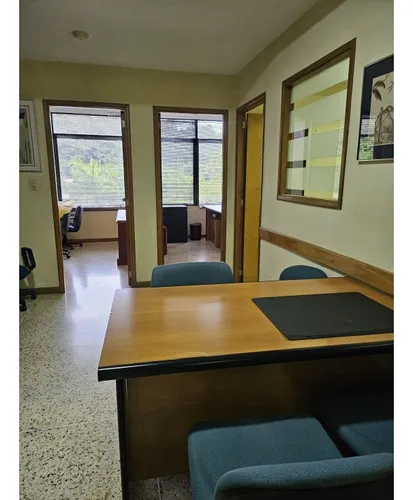 Alquilo Oficina 115m2 La Lagunita 6530