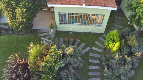 Casa En Pinares, 5 Dormitorios *- Ref: 4123