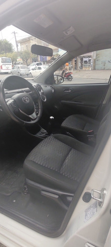 Imagen 14 de 15 de Toyota Etios 2016 1.5 Xls