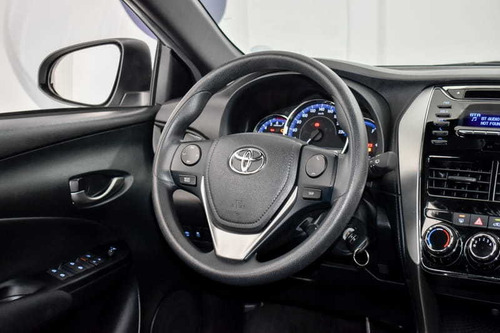 Imagem 5 de 15 de Toyota Yaris Hatch Xl 1.3 Aut