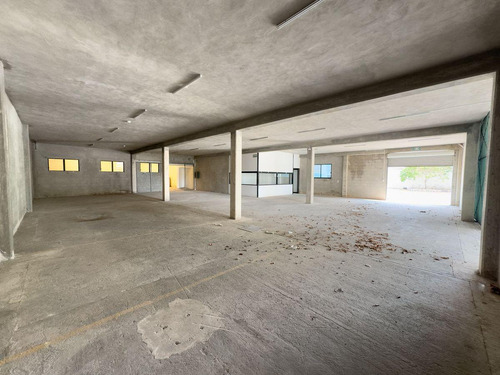 Local Comercial En Renta Sobre Av. Itzaes