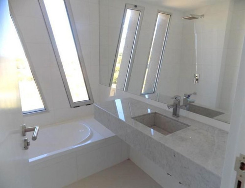 Apartamento En Venta De 3 Dormitorios En Manantiales