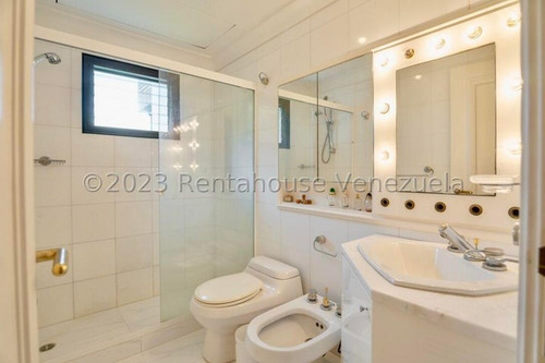 Se Vende Increible Planta Baja En Colinas De Tamanaco Para Un Excelente Estilo De Vida 24-11262 Cs