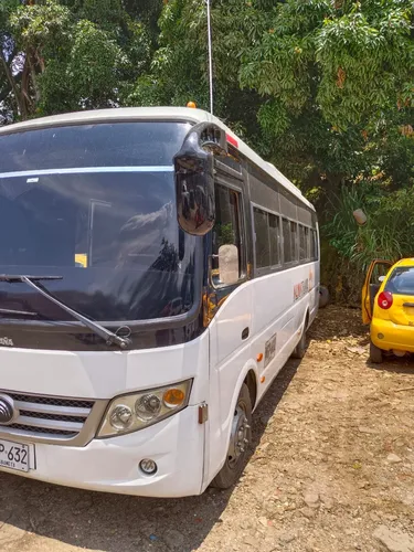 Buseta Yutong 2015 24pj