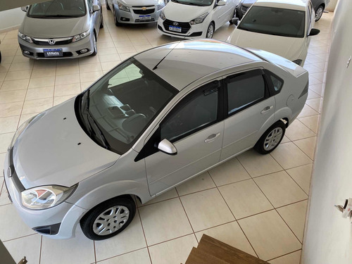 Imagem 6 de 6 de Ford Fiesta Sedan 2013 1.6 16v Se Flex 4p