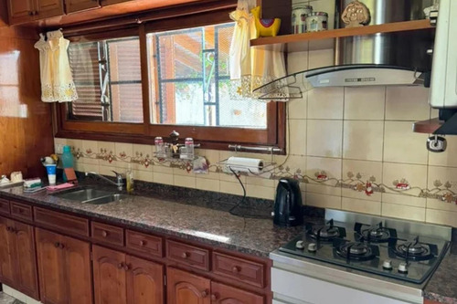 Casa En Venta - 4 Dormitorios 4 Baños - Cocheras - 330mts2 - La Matanza