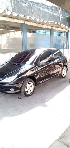 Imagem 1 de 11 de Peugeot 206 2005 1.4 Feline 5p