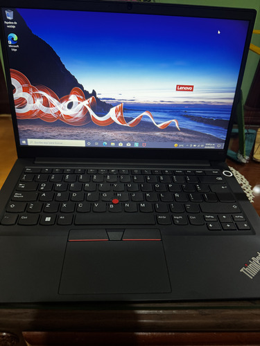 Computadora Lenovo Thinkpad E14 Gen4 16 Ram 256gb Disco Negro (Usado)