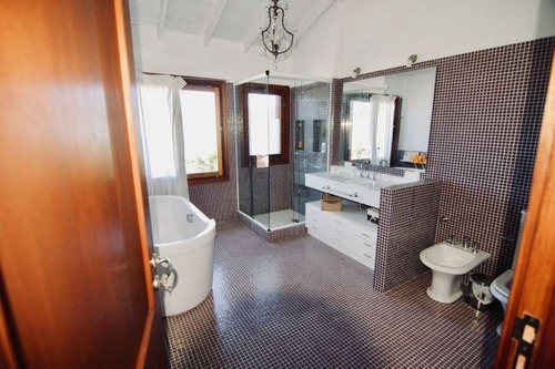 Casa En Venta De 4 Dormitorios En La Barra