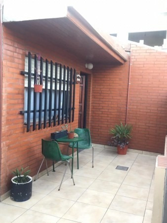 Imagen 2 de 26 de Casa En La Reja Cerca De Acceso Oeste Con Dos Locales