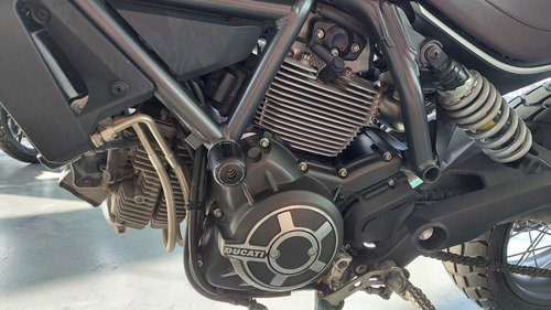 Imagen 4 de 15 de Ducati Scrambler 800 Classic Inmaculada !!!!