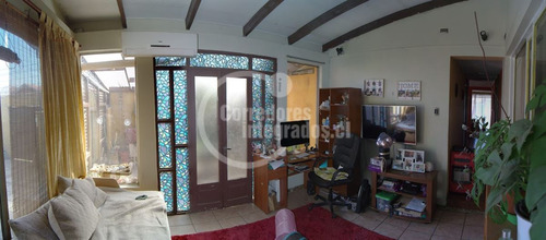 Casa Pedro Valdivia / Rodrigo Araya, 5 Dorm. 2 Baños, 2 Esta