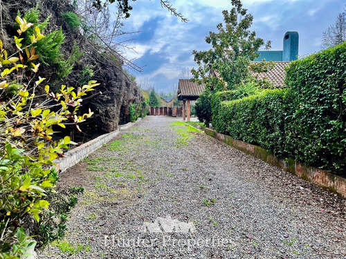 Casa En Venta De 4d3b De 365m2 En Condominio La Reina. Talca
