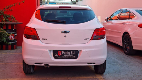 Imagem 4 de 10 de Chevrolet Onix Joy 1.0 Flex Mec