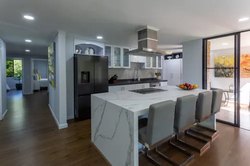 Apartamento En Venta En Loma De Los Balsos. Cod V21555