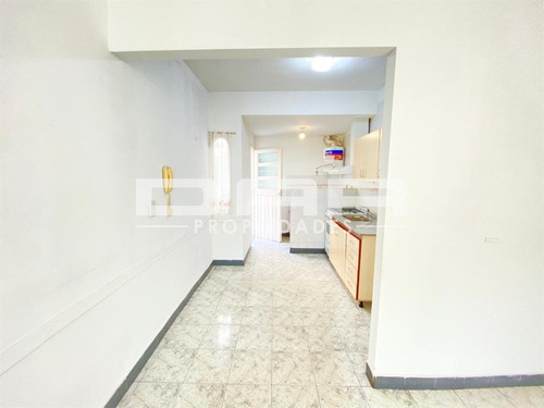 Imagen 8 de 16 de 3 Amb Pb Frente Con Patio! Impecable ***bajas Expensas*** - Bragado 5500