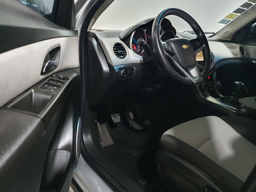 Imagen 12 de 19 de Chevrolet Cruze Lt Mt 1.8 Nafta Manual 4 Puertas 2013