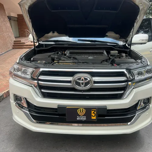 Toyota Land Cruiser 4.5 Imperial Lc200 Diésel