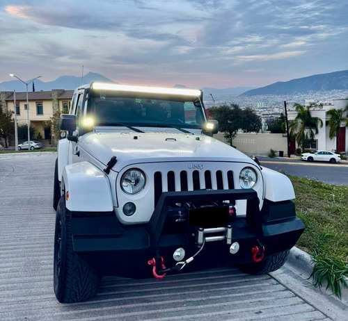 Jeep Wrangler 3.6 3p Sahara V6 4x4 At
