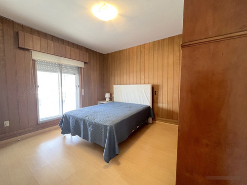 Venta Hermosa Casa De Altos, La Blanqueada, 2 O 3 Dormitorios, Al Frente, Balcón, Terraza, Sin Gastos Comunes, Independiente, Divina