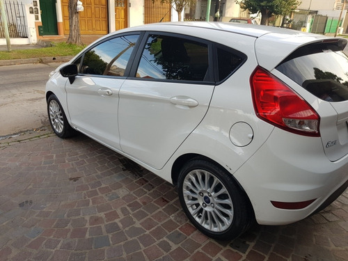 Ford Fiesta Kinetic Design 1.6 Se Plus 120cv 2015