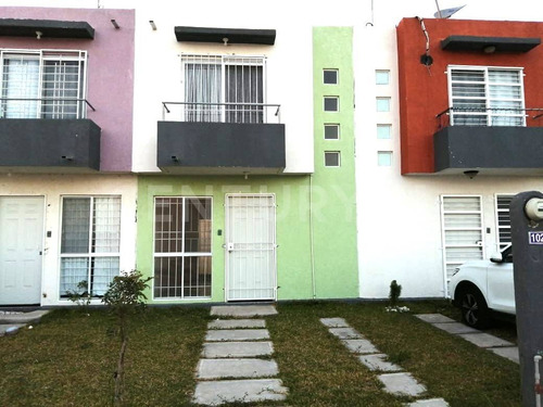 Se Vende Casa Con Protecciones Y Ampliacion En Barda En Lagos De Puente Moreno