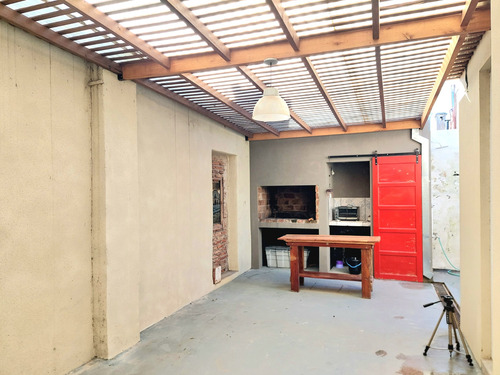 Casa En Casco Histórico - Areco.