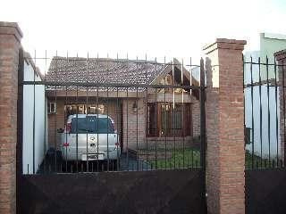 Casa Chalet  En Venta Ubicado En Don Bosco, Quilmes, G.b.a. Zona Sur