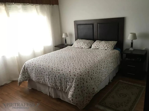 Casa En Venta Con Renta 4 Dormitorios 2 Baños Con Garaje Y Patio- Av. San Martín - Cerrito