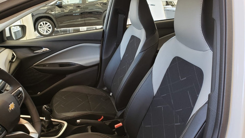 Imagen 13 de 25 de Chevrolet Onix Plus Lt Tech Ph