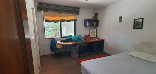 Vendo Hermosa Casa Simón González, La Reina.